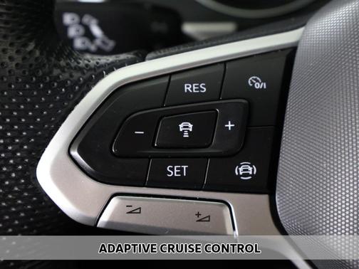 2021 Volkswagen Atlas Cross Sport 3.6L V6 SE w/Technology R-Line