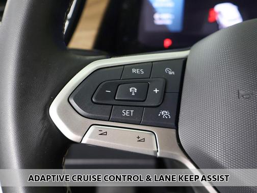Pure White 2025 Volkswagen Atlas 2.0T SE w/Technology 4MOTION