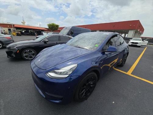 2022 Tesla Model Y Long Range Dual Motor All-Wheel Drive