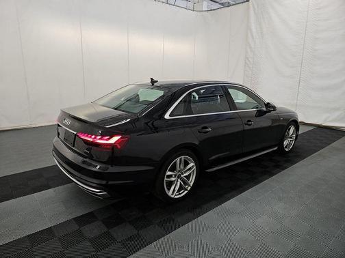 2022 Audi A4 45 S line Premium Plus