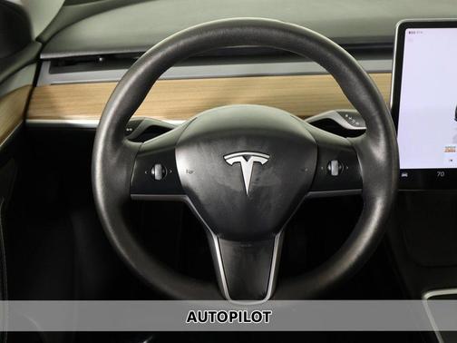 2022 Tesla Model Y Long Range Dual Motor All-Wheel Drive