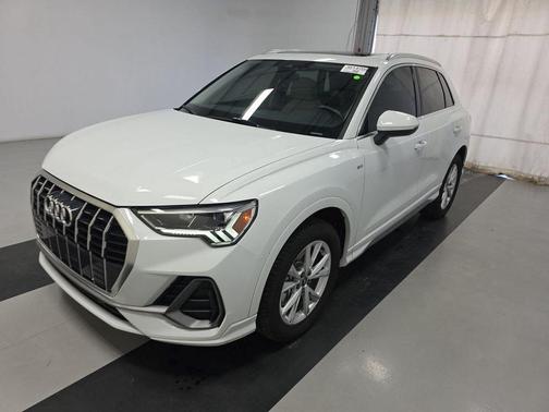 2023 Audi Q3 Premium 45 TFSI S line quattro Tiptronic