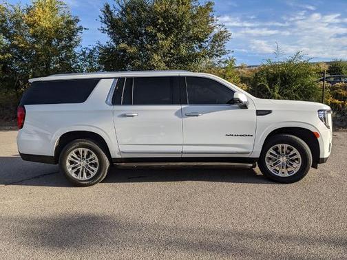 2024 GMC Yukon XL SLT
