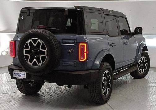 AZURE GRAY MET TRI-COAT 2024 Ford Bronco OUTER BANKS
