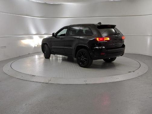 2022 Jeep Grand Cherokee LAREDO