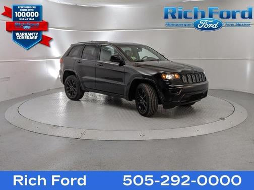 2022 Jeep Grand Cherokee LAREDO
