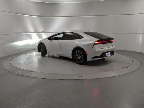 2025 Toyota Prius XLE