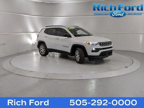 2024 Jeep Compass LATITUDE LUX