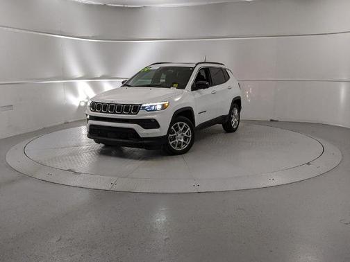 2024 Jeep Compass LATITUDE LUX