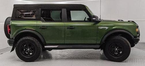 ERUPTION GREEN METALLIC 2023 Ford Bronco WILDTRAK