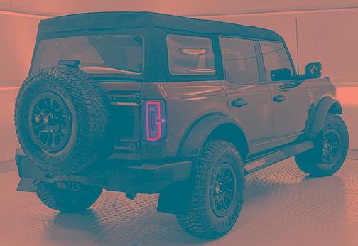 ERUPTION GREEN METALLIC 2023 Ford Bronco WILDTRAK