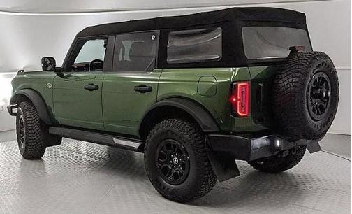 ERUPTION GREEN METALLIC 2023 Ford Bronco WILDTRAK