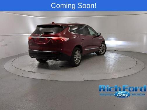 2022 Buick Enclave ESSENCE