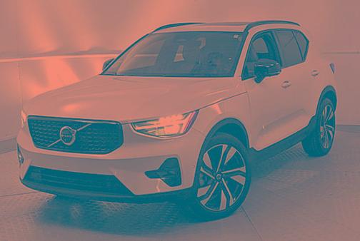 2023 Volvo XC40 B5 ULTIMATE DARK THEME
