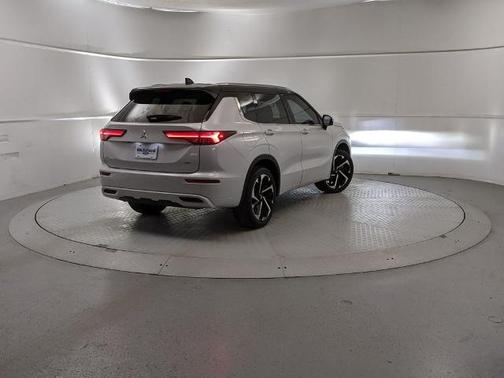 2024 Mitsubishi Outlander SEL