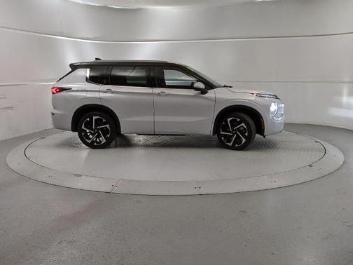 2024 Mitsubishi Outlander SEL