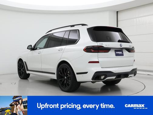White 2024 BMW X7 xDrive40i