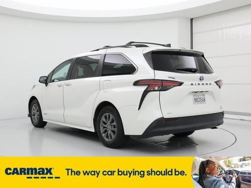 2021 Toyota Sienna XLE