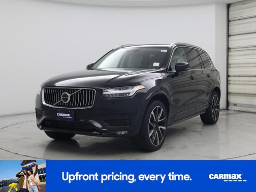 2022 Volvo XC90 T6 Momentum