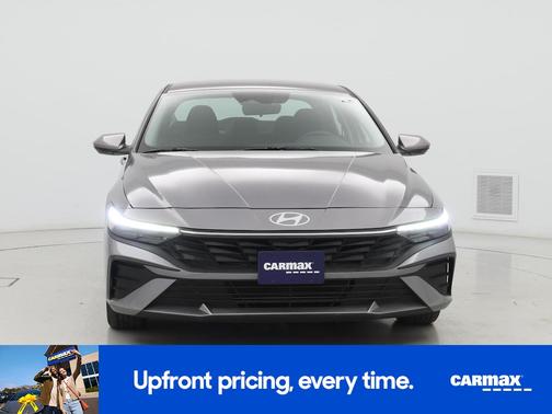 Gray 2025 Hyundai ELANTRA SE