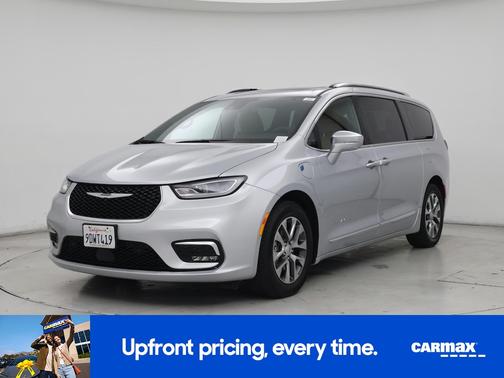 Gray 2022 Chrysler Pacifica Hybrid Pinnacle