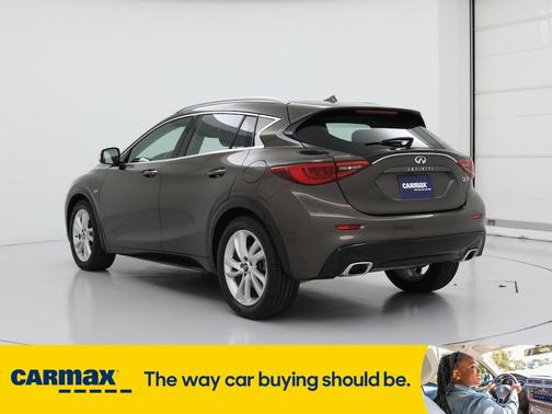 2017 INFINITI QX30 Premium