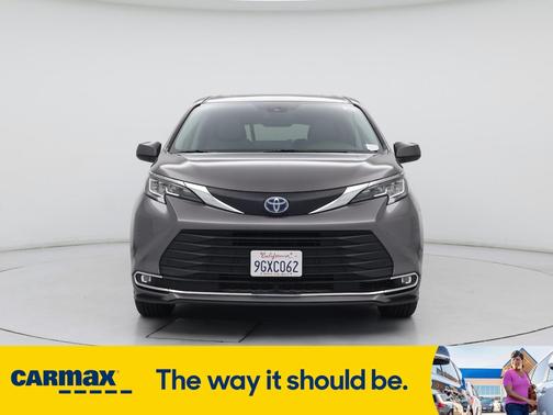 2022 Toyota Sienna XLE