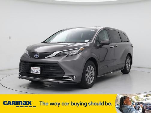 2022 Toyota Sienna XLE
