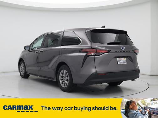 2022 Toyota Sienna XLE