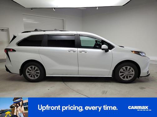 2025 Toyota Sienna XLE