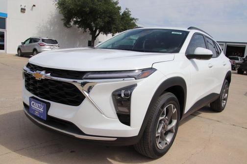 Summit White 2026 Chevrolet Trax LT