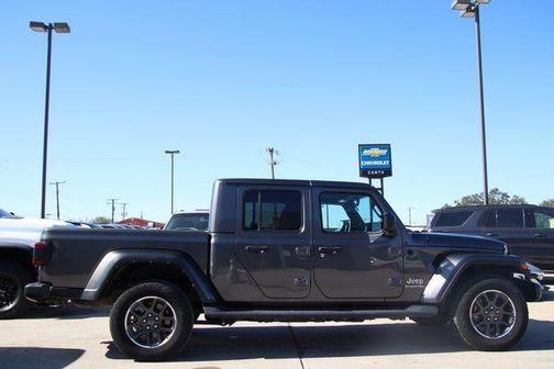 2022 Jeep Gladiator Overland