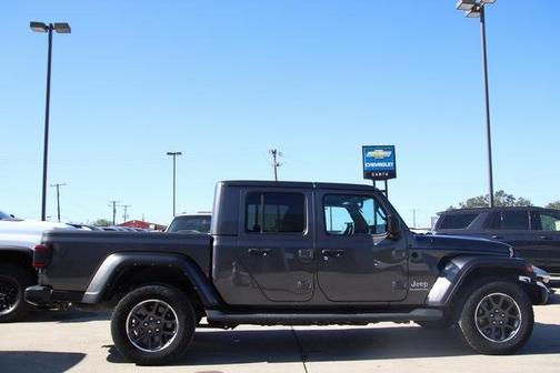2022 Jeep Gladiator Overland