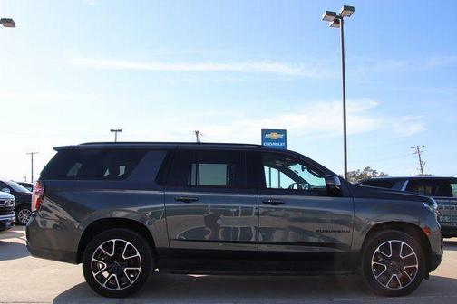 2021 Chevrolet Suburban RST