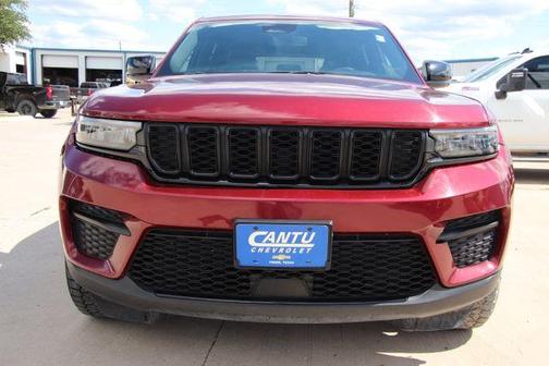 Velvet Red Pearlcoat 2023 Jeep Grand Cherokee Altitude