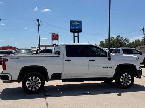 Summit White 2021 Chevrolet Silverado 2500 Custom