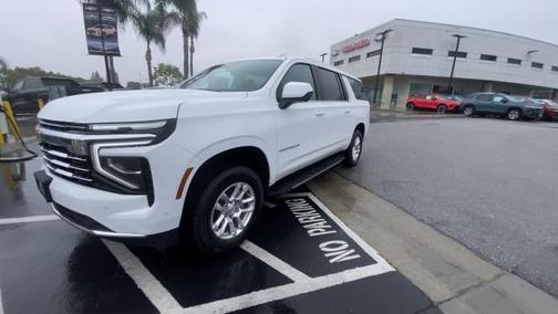 2026 Chevrolet Suburban LT