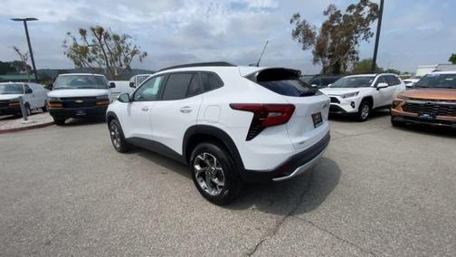 2025 Chevrolet Trax LT