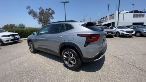 2025 Chevrolet Trax LT