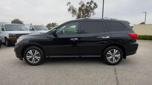 2020 Nissan Pathfinder SV