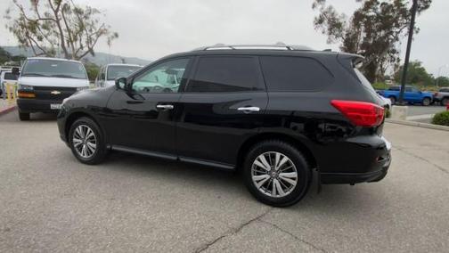2020 Nissan Pathfinder SV