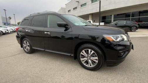 2020 Nissan Pathfinder SV