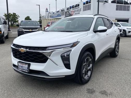 2025 Chevrolet Trax LT