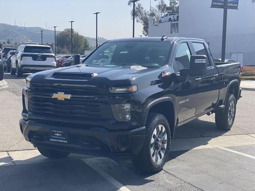 2025 Chevrolet Silverado 2500 Custom