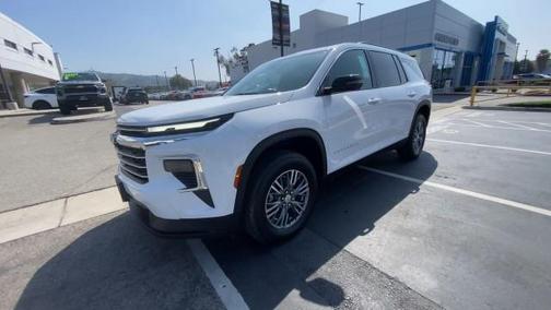 2025 Chevrolet Traverse LT