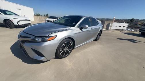 2020 Toyota Camry SE