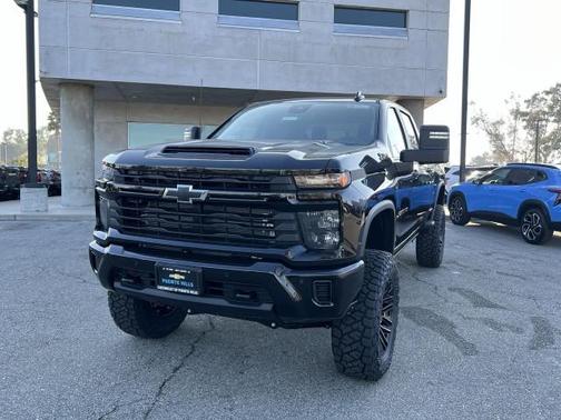 2026 Chevrolet Silverado 2500 Custom