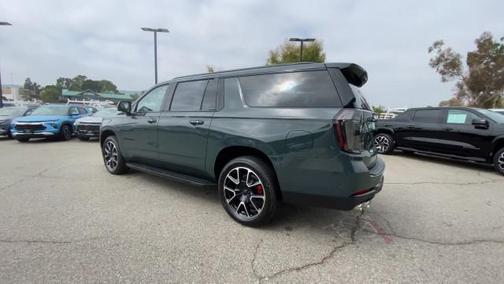 2025 Chevrolet Suburban RST