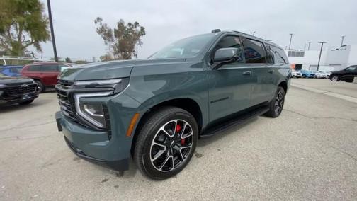 2025 Chevrolet Suburban RST