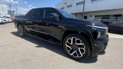 2025 Chevrolet Silverado EV RST